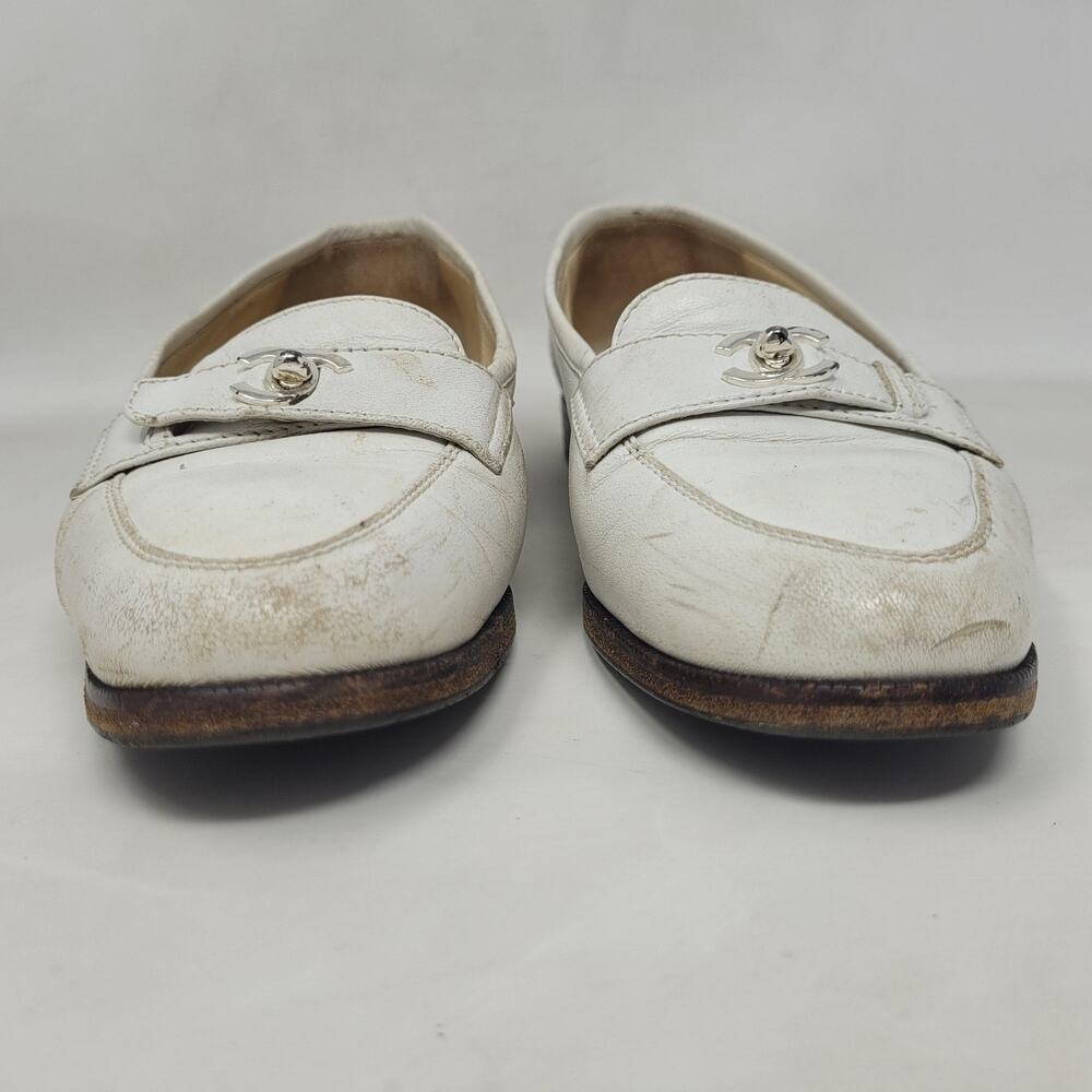 VTG Chanel Shoes 5 Cream Leather Loafers Flats CC Turnlock Old Money Luxury 90s - Picture 6 of 13